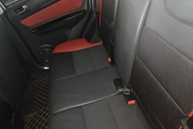 Used BAIC Senova X25 2015 1.5L Manual Elite Edition Left Rear Seat