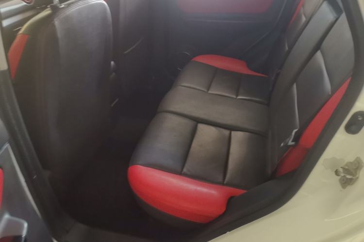 Used BAIC Senova X25 2015 1.5L automatic luxury version Left Rear Seat