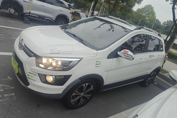 Used BAIC Senova X25 2015 1.5L Manual Elite Edition Left Side