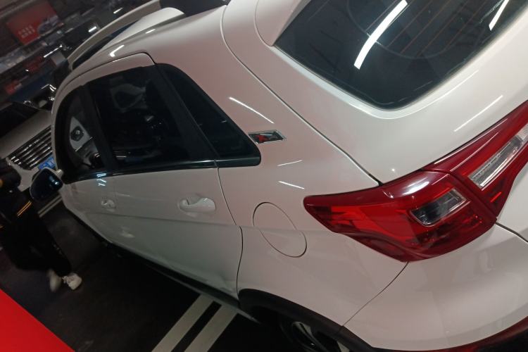 Used BAIC Senova X25 2015 1.5L automatic luxury version Left Side