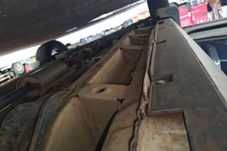Used BAIC Senova X25 2015 1.5L Manual Elite Edition Left Side Sill