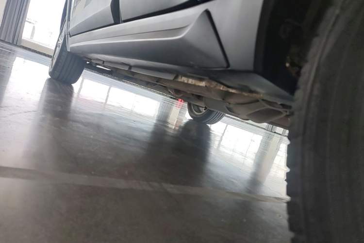 Used BAIC Senova X25 2015 1.5L manual Comfort trim level Left Side Sill