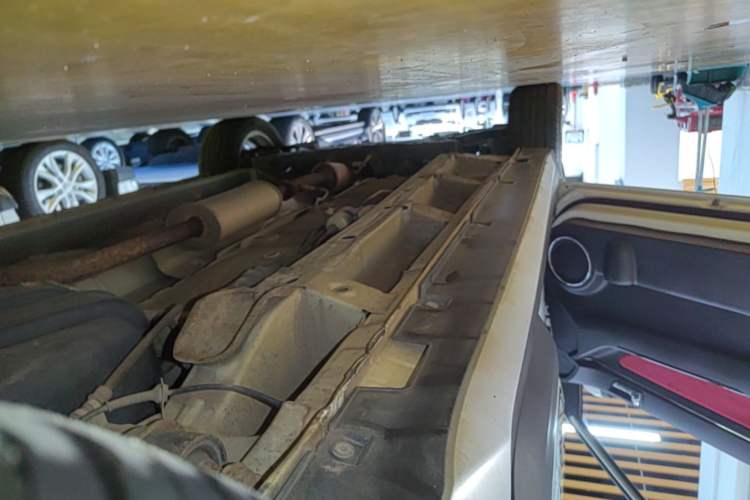 Used BAIC Senova X25 2015 1.5L manual Comfort trim level Left Side Sill