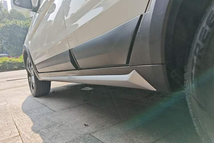 Used BAIC Senova X25 2015 1.5L Automatic Elite Model Left Side Sill