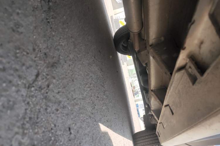Used BAIC Senova X25 2015 1.5L Automatic Elite Model Left Side Sill
