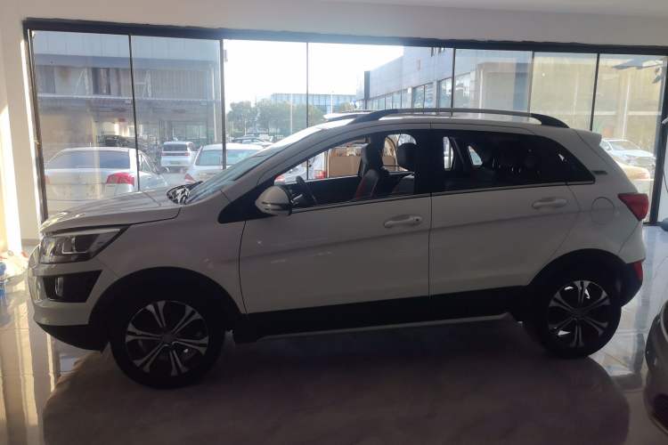 Used BAIC Senova X25 2015 1.5L automatic luxury version Left Side