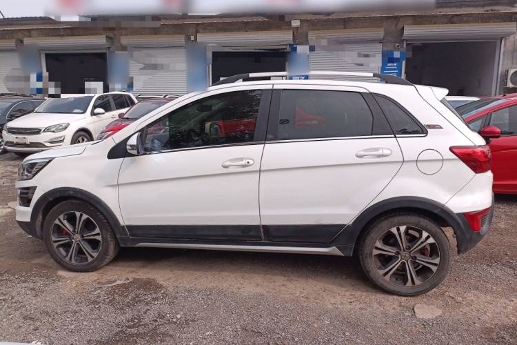 Used BAIC Senova X25 2015 1.5L Manual Elite Edition Left Side