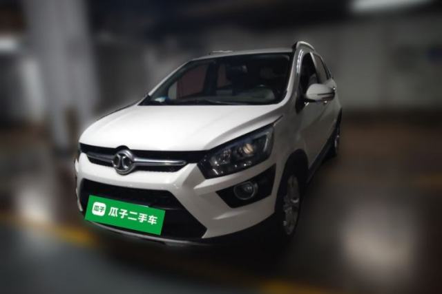 Used BAIC Senova X25 2015 1.5L manual Comfort trim level