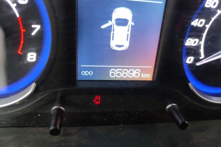 Used BAIC Senova X25 2015 1.5L Manual Elite Edition Odometer Close Up