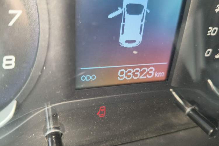 Used BAIC Senova X25 2015 1.5L Manual Elite Edition Odometer Close Up