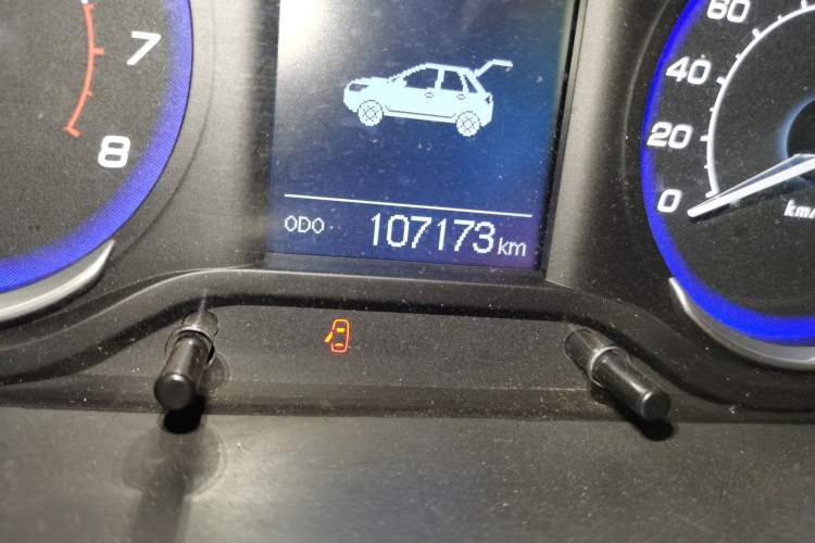 Used BAIC Senova X25 2015 1.5L Manual Elite Edition Odometer Close Up