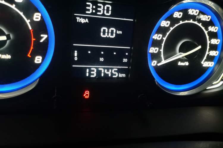 Used BAIC Senova X25 2015 1.5L manual Comfort trim level Odometer Close Up