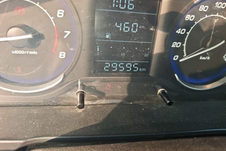 Used BAIC Senova X25 2015 1.5L manual Comfort trim level Odometer Close Up