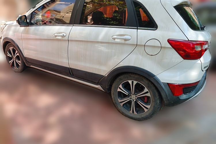 Used BAIC Senova X25 2015 1.5L Manual Elite Edition Rear Left 45 Deg