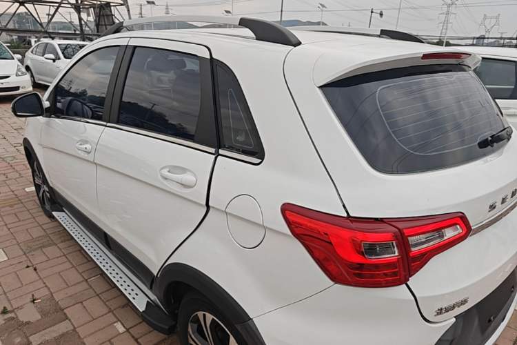 Used BAIC Senova X25 2015 1.5L Automatic Elite Model Rear Left 45 Deg