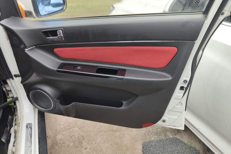 Used BAIC Senova X25 2015 1.5L Manual Elite Edition Right Front Door Interior