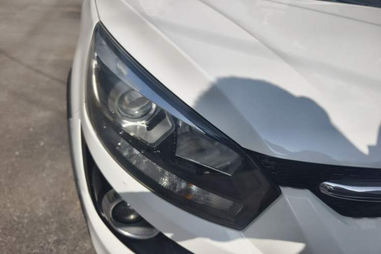 Used BAIC Senova X25 2015 1.5L Manual Elite Edition Right Front Headlight