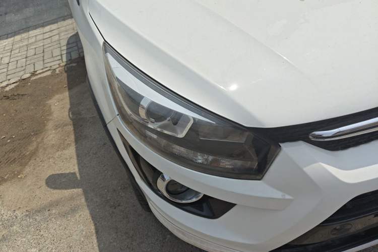 Used BAIC Senova X25 2015 1.5L Manual Elite Edition Right Front Headlight