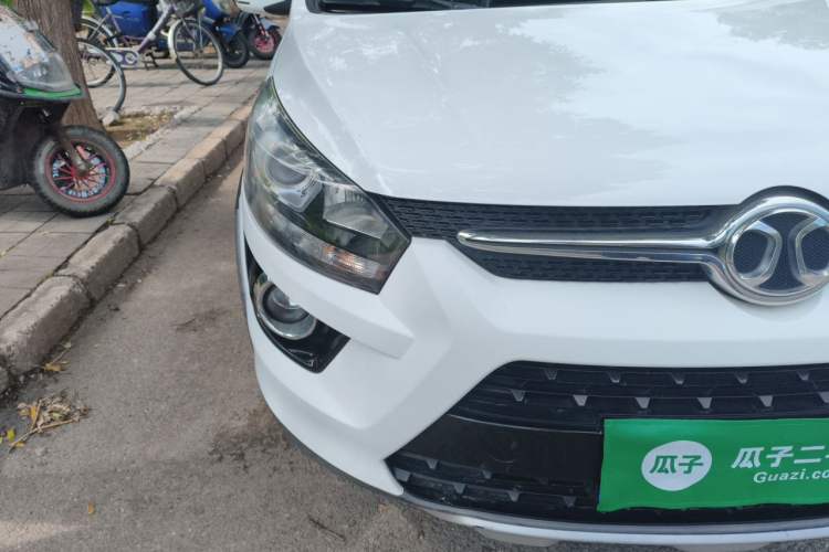 Used BAIC Senova X25 2015 1.5L Manual Elite Edition Right Front Headlight