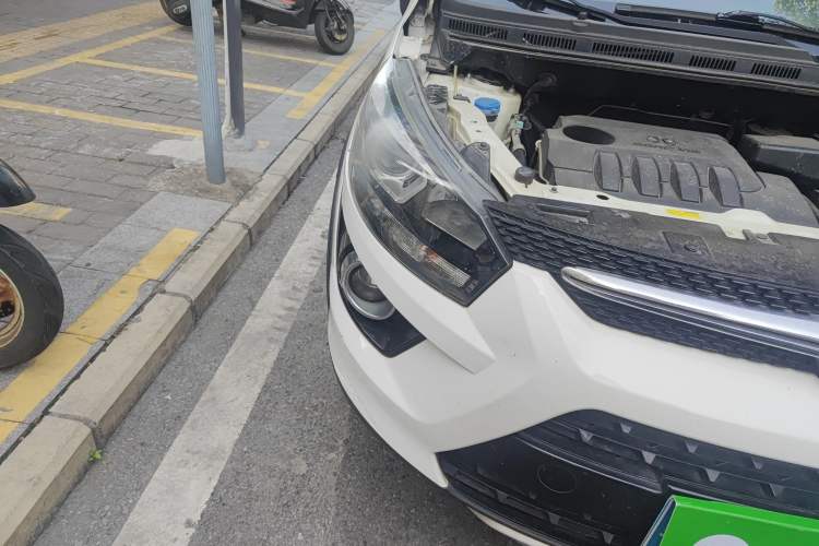 Used BAIC Senova X25 2015 1.5L Manual Elite Edition Right Front Headlight