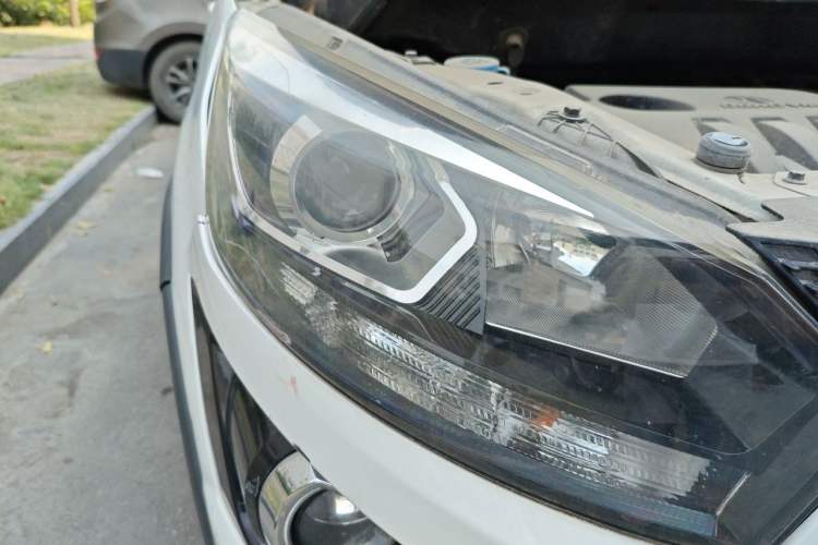 Used BAIC Senova X25 2015 1.5L Manual Elite Edition Right Front Headlight
