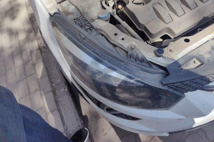Used BAIC Senova X25 2015 1.5L Manual Elite Edition Right Front Headlight