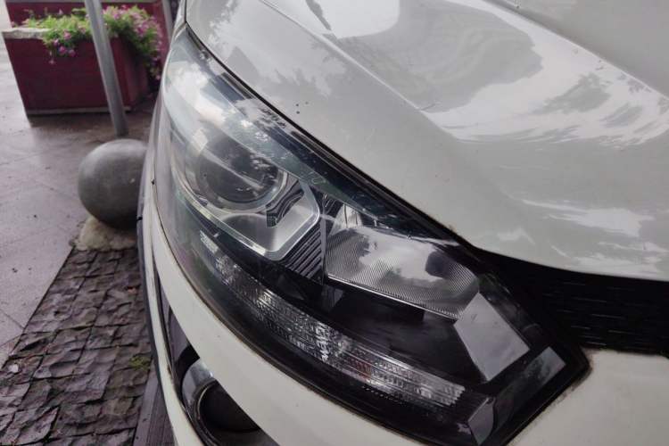 Used BAIC Senova X25 2015 1.5L Manual Elite Edition Right Front Headlight