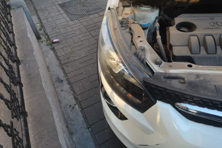 Used BAIC Senova X25 2015 1.5L Manual Elite Edition Right Front Headlight