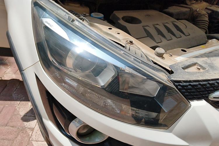 Used BAIC Senova X25 2015 1.5L Manual Elite Edition Right Front Headlight