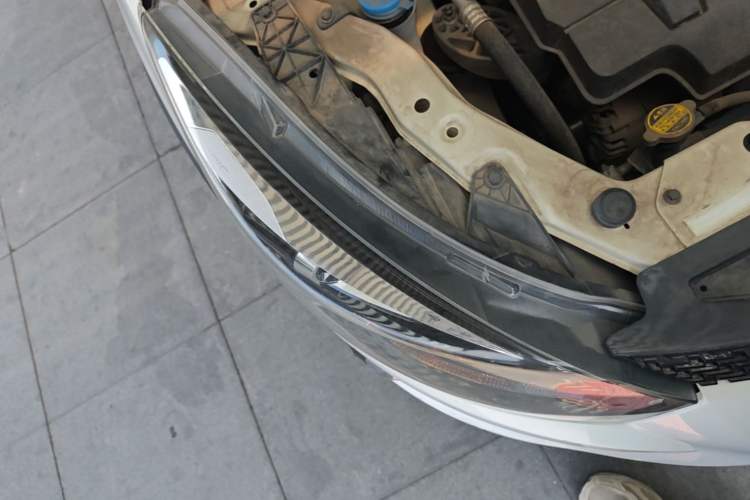 Used BAIC Senova X25 2015 1.5L Manual Elite Edition Right Front Headlight
