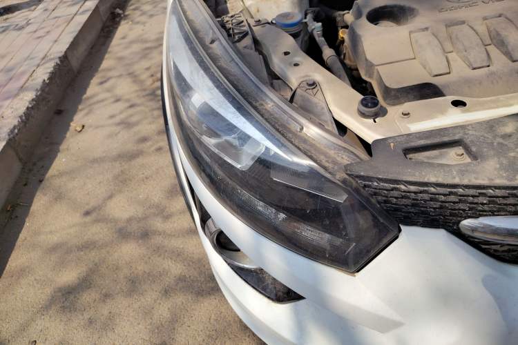 Used BAIC Senova X25 2015 1.5L Manual Elite Edition Right Front Headlight