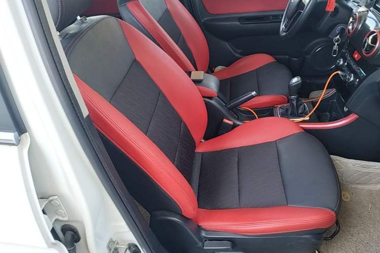 Used BAIC Senova X25 2015 1.5L Manual Elite Edition Right Front Seat