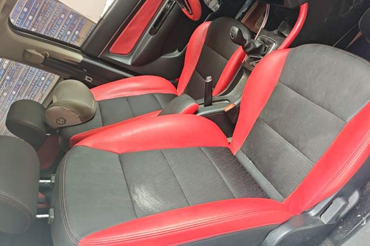 Used BAIC Senova X25 2015 1.5L Manual Elite Edition Right Front Seat