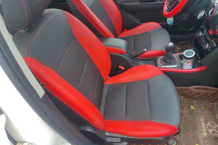 Used BAIC Senova X25 2015 1.5L Manual Elite Edition Right Front Seat
