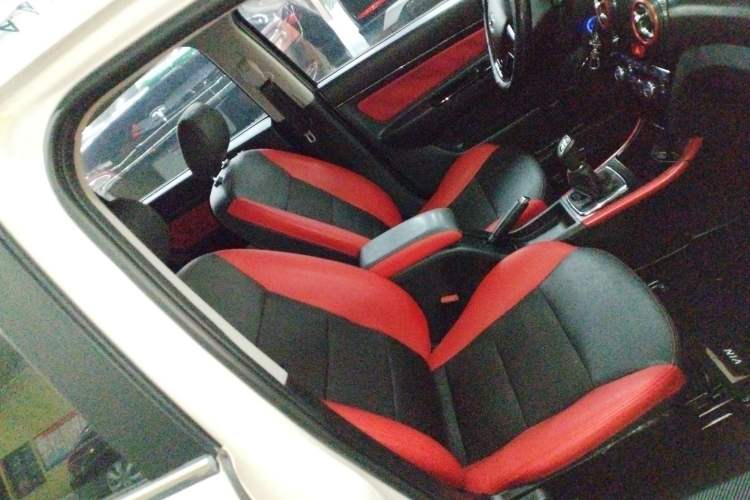 Used BAIC Senova X25 2015 1.5L Manual Elite Edition Right Front Seat