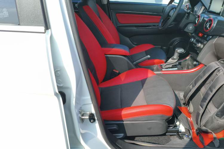 Used BAIC Senova X25 2015 1.5L Automatic Elite Model Right Front Seat