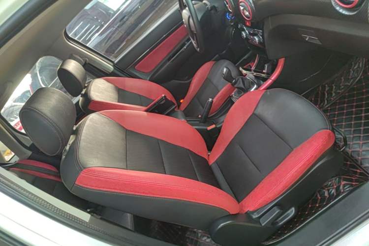 Used BAIC Senova X25 2015 1.5L manual Comfort trim level Right Front Seat
