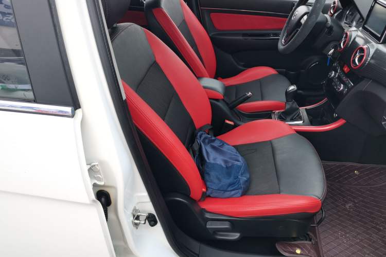 Used BAIC Senova X25 2015 1.5L Manual Elite Edition Right Front Seat
