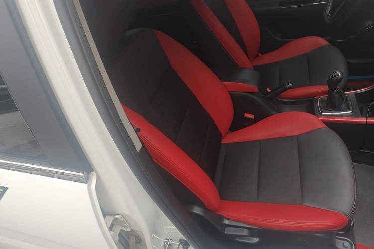 Used BAIC Senova X25 2015 1.5L Manual Elite Edition Right Front Seat