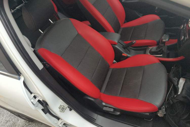 Used BAIC Senova X25 2015 1.5L Automatic Elite Model Right Front Seat