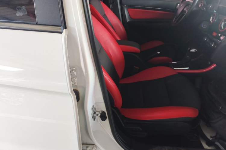 Used BAIC Senova X25 2015 1.5L Automatic Elite Model Right Front Seat