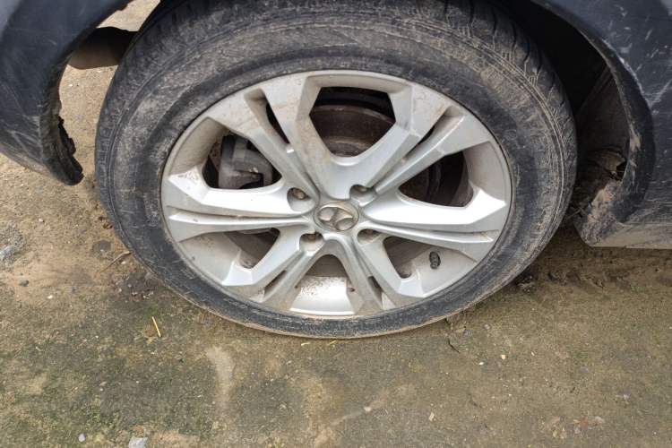 Used BAIC Senova X25 2015 1.5L manual Comfort trim level Right Front Wheel Hub