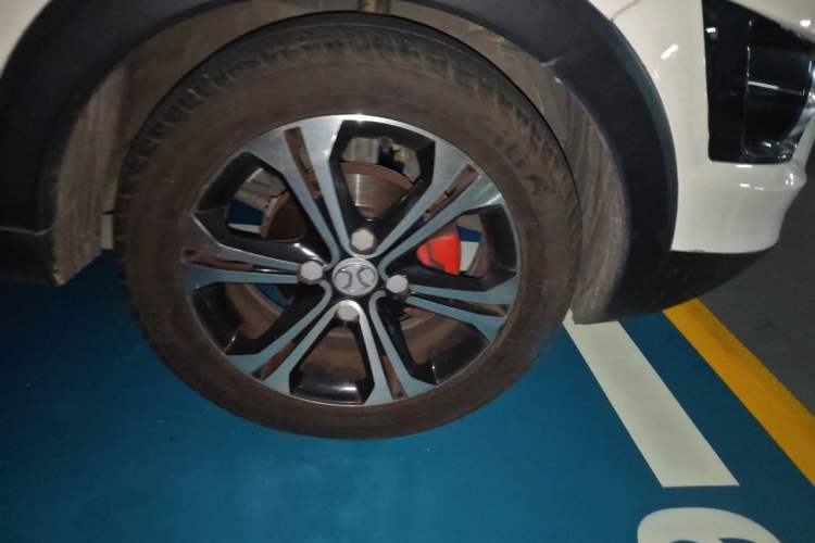 Used BAIC Senova X25 2015 1.5L Automatic Elite Model Right Front Wheel Hub