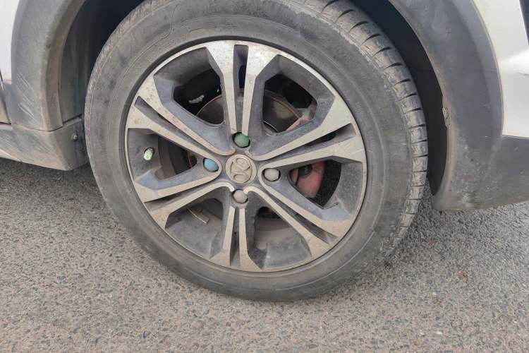 Used BAIC Senova X25 2015 1.5L Manual Elite Edition Right Front Wheel Hub