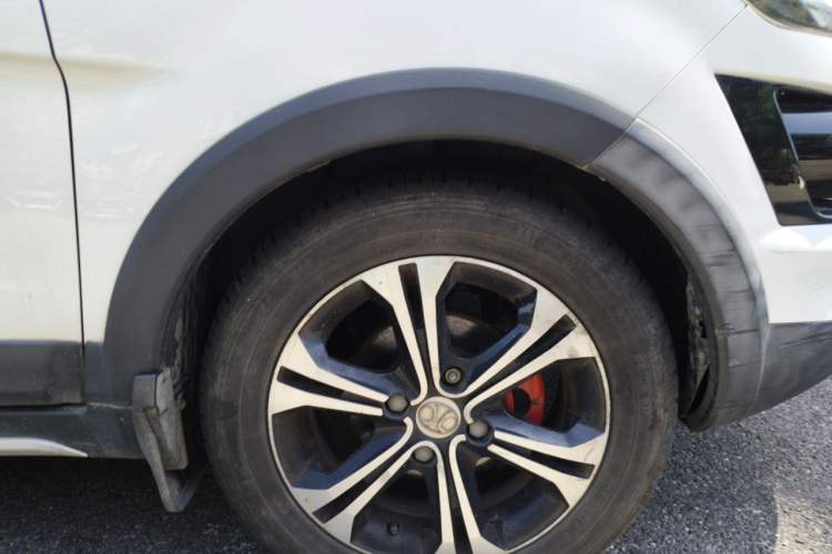 Used BAIC Senova X25 2015 1.5L Manual Elite Edition Right Front Wheel Hub