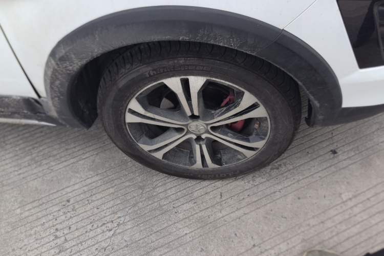 Used BAIC Senova X25 2015 1.5L Manual Elite Edition Right Front Wheel Hub