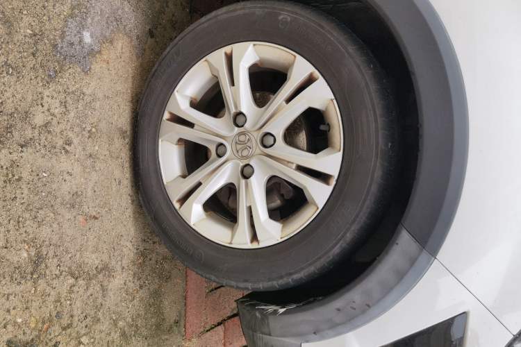 Used BAIC Senova X25 2015 1.5L manual Comfort trim level Right Front Wheel Hub