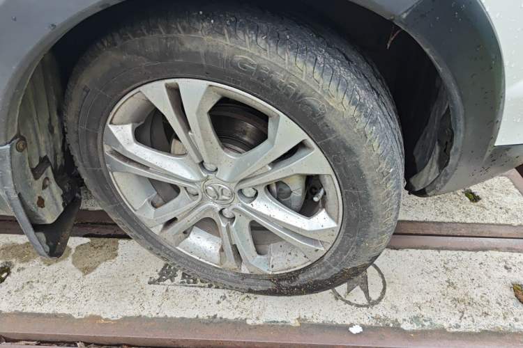 Used BAIC Senova X25 2015 1.5L manual Comfort trim level Right Front Wheel Hub