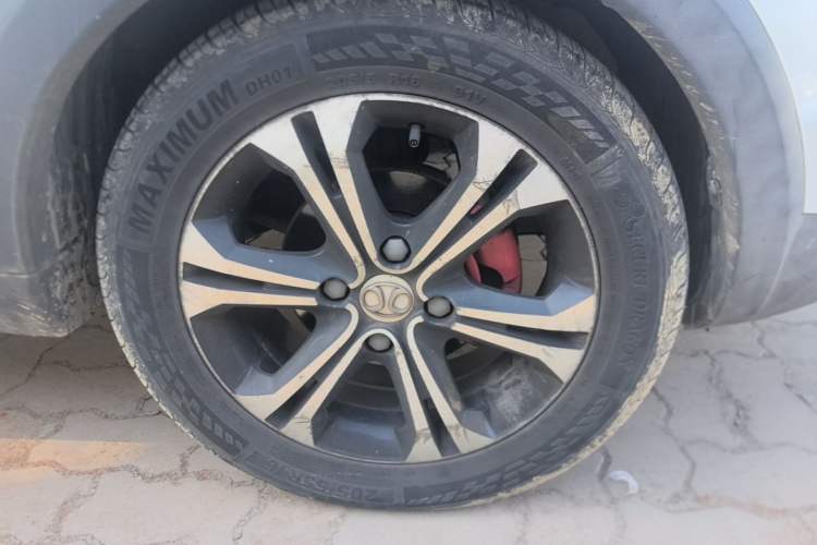 Used BAIC Senova X25 2015 1.5L Automatic Elite Model Right Front Wheel Hub