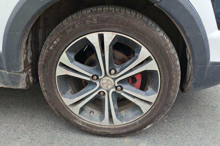 Used BAIC Senova X25 2015 1.5L Manual Elite Edition Right Front Wheel Hub
